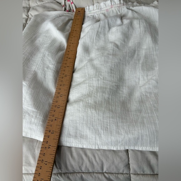 Elegant White Strappy Women's Top - Picture 9 of 12